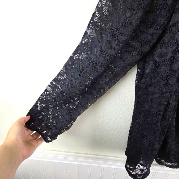Women's Torrid Elegant Black Lace Long Sleeve Women's Top Sizd 3X/3XL - Picture 4 of 9